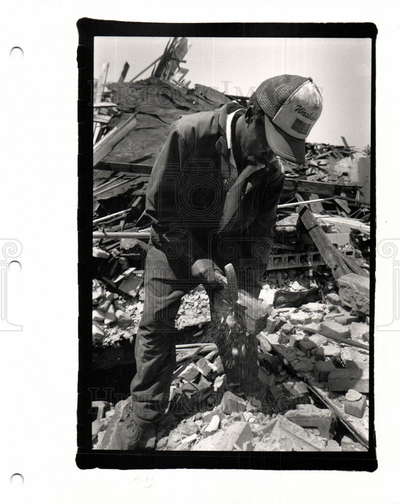 1989 housing abandonment demolition worker-Historic Images