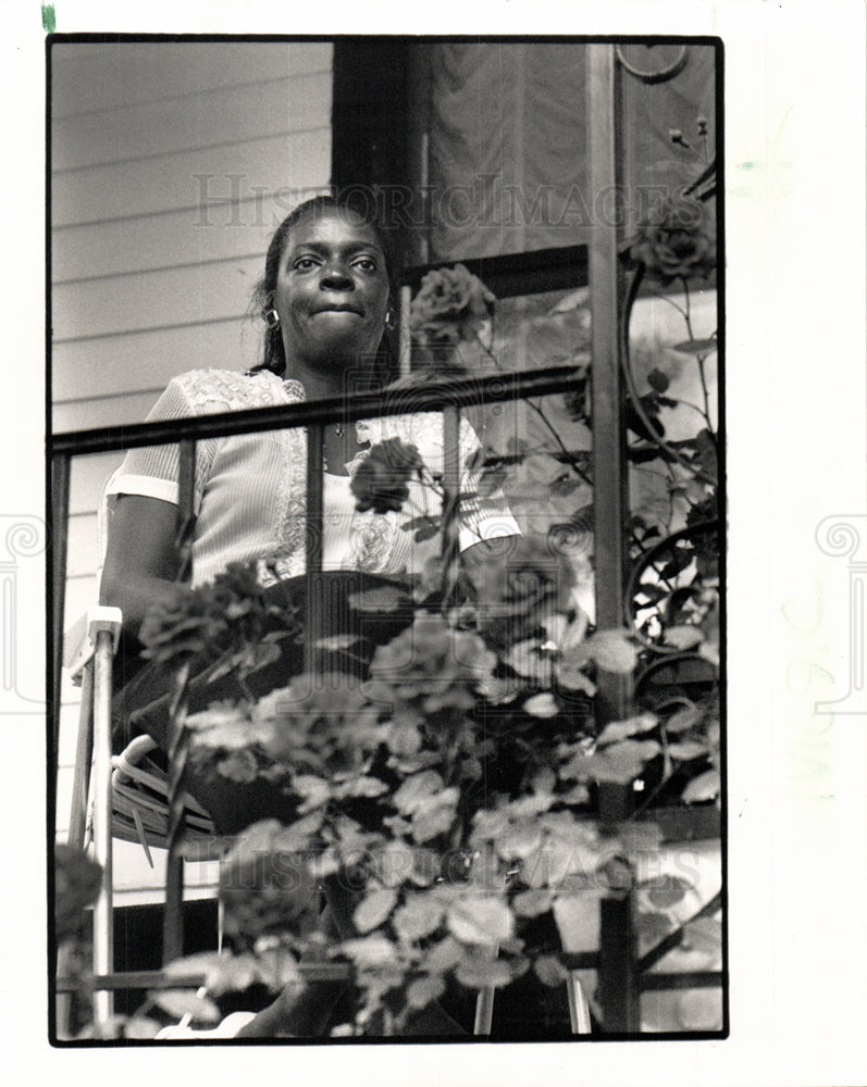 1989 Lillie Brody sits on the porch of her-Historic Images