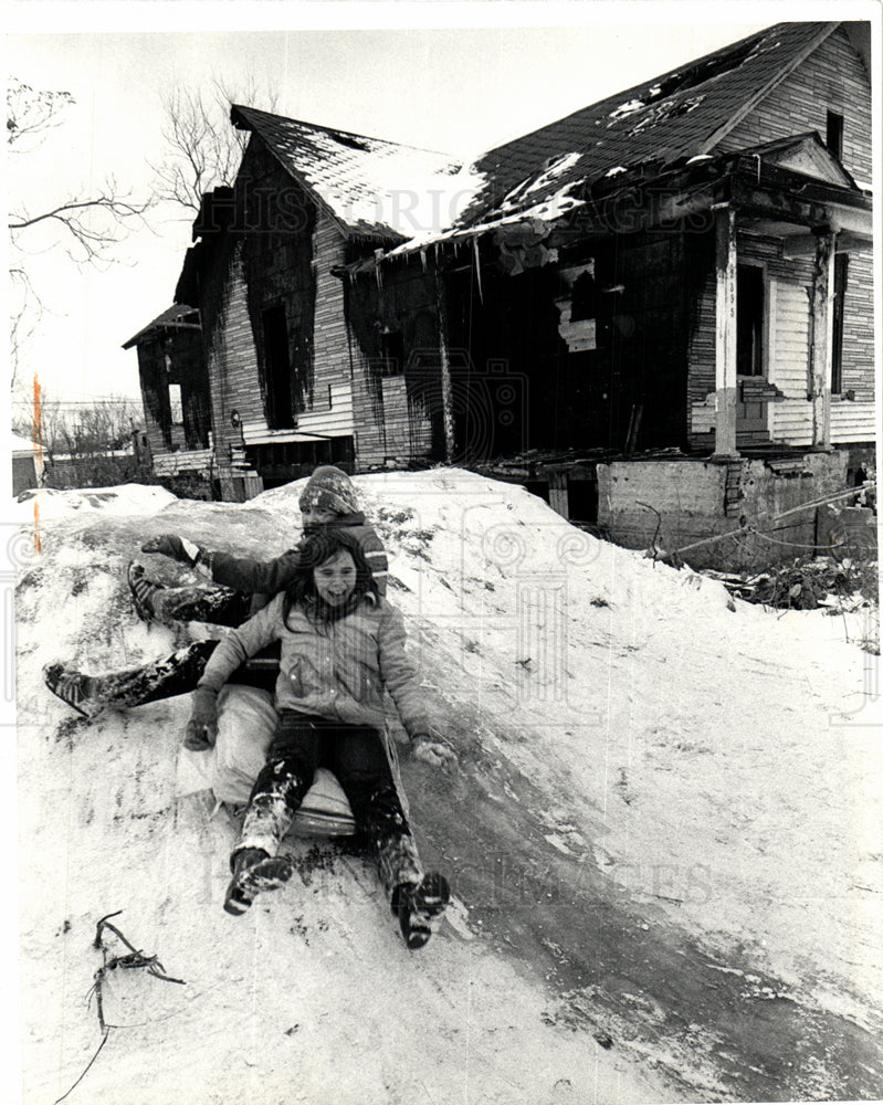 1981 Housing Abandoned-Historic Images