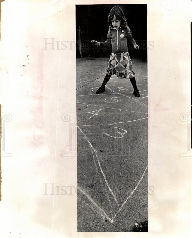 1974 Hopscotch children&#39;s Game-Historic Images