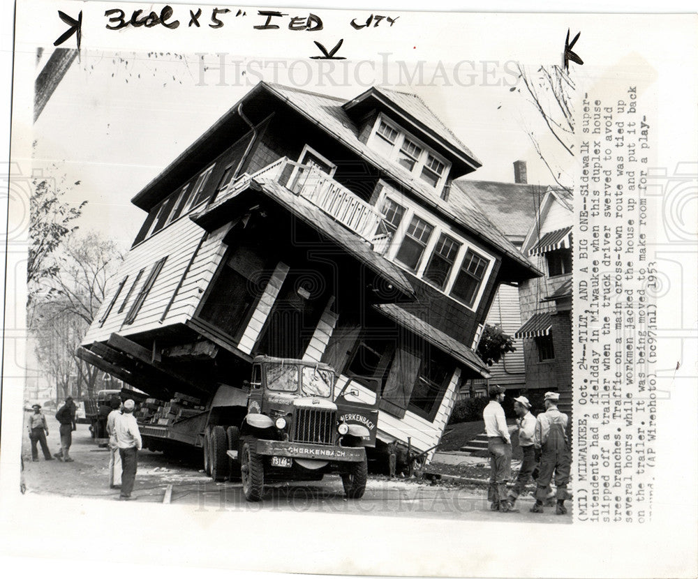 1953 Duplex house slipped trailer-Historic Images