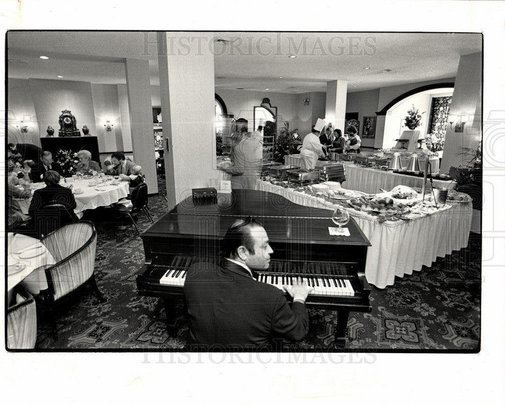 1984 St. Regis Hotel piano sunday brunch-Historic Images