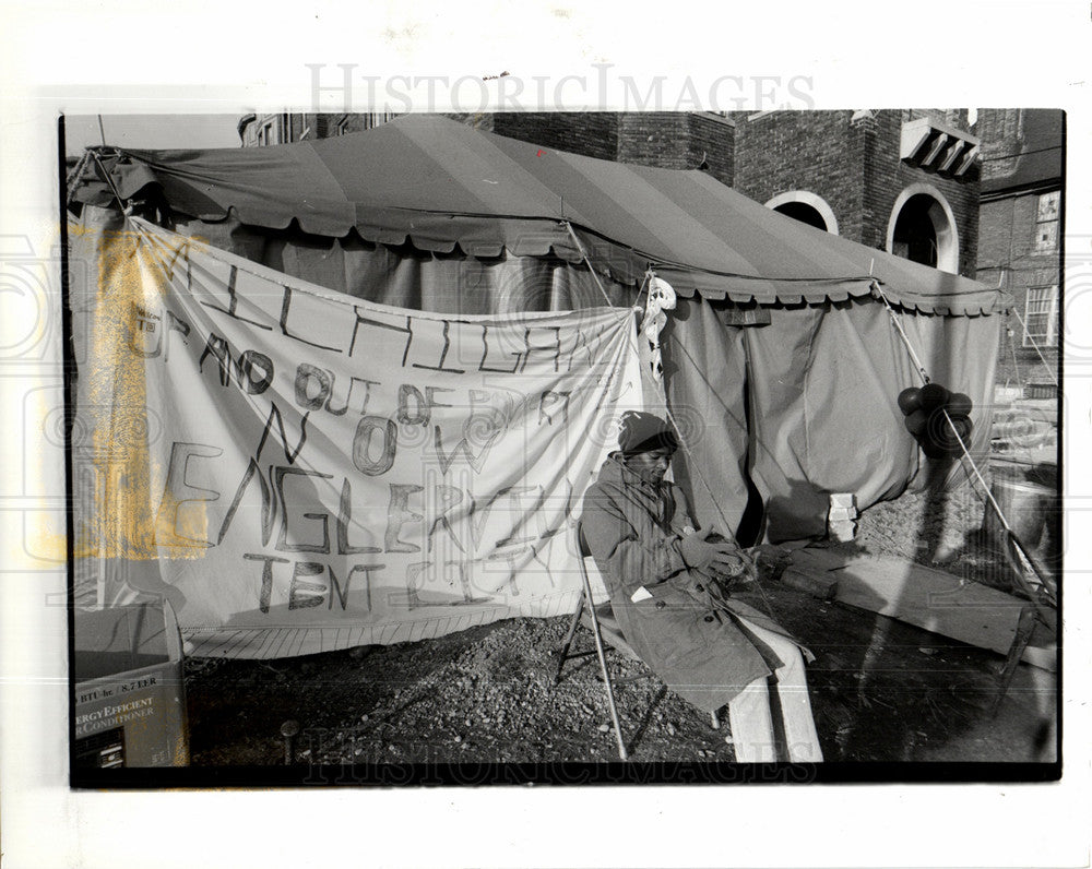 1991 Annette Powell of Detroit sits outside-Historic Images