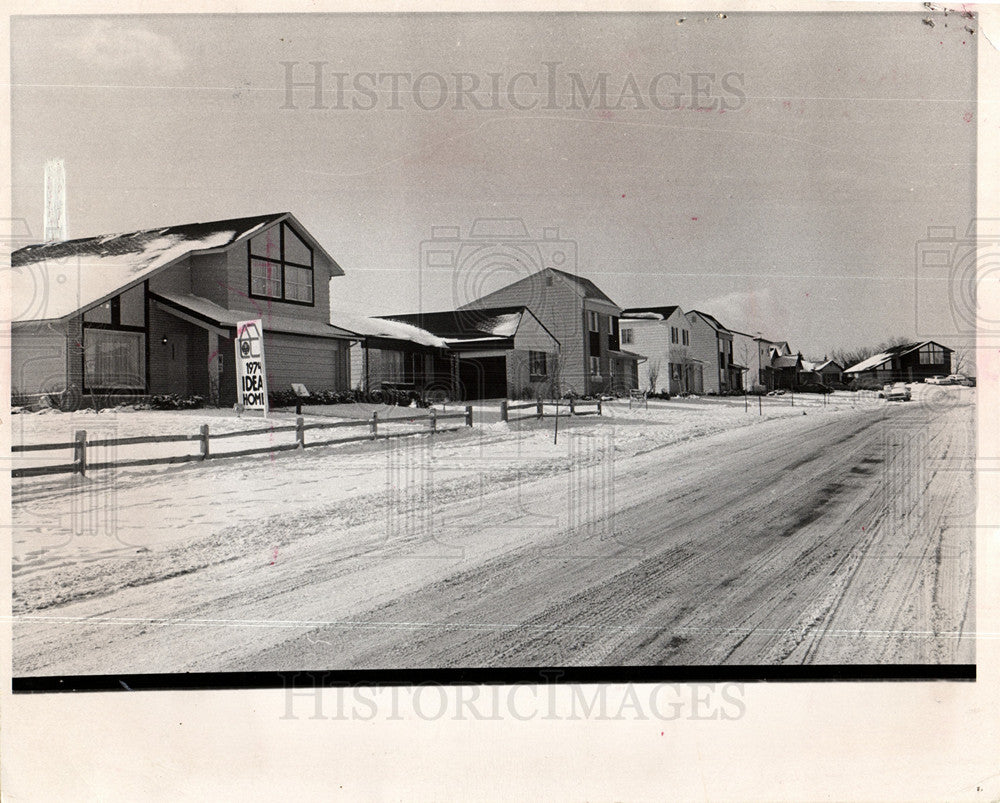 1974 Housing  Middle Income Parade Idea-Historic Images