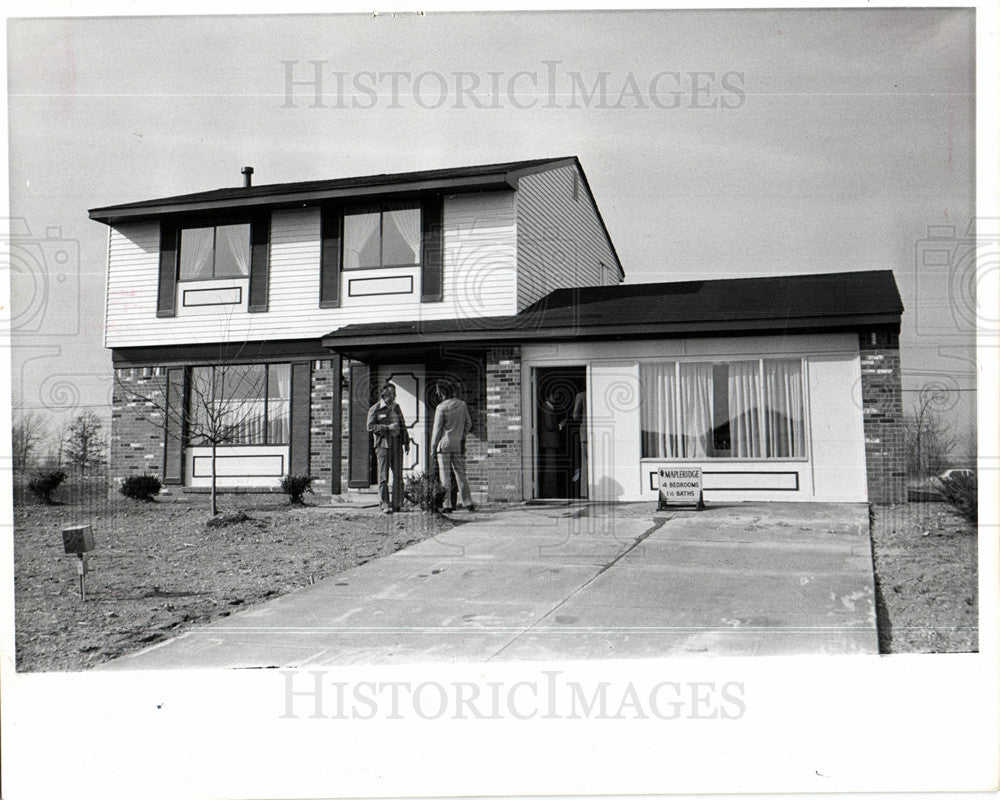 1977 Oakland Woods Independence House-Historic Images