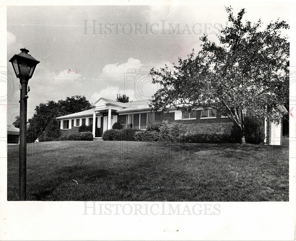 1974 Housing Middle Income Resale Market-Historic Images