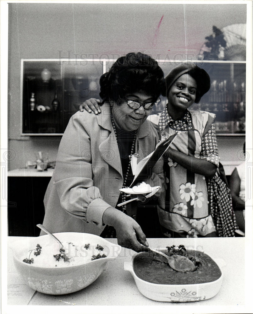 1976 DEE DEE DURRETT COOK PEPPER STEAK RICE-Historic Images