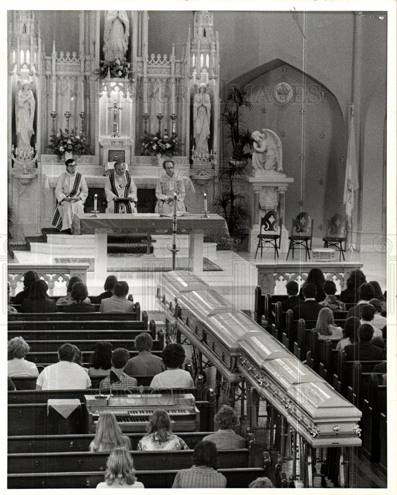 1976 Our Lady of Lourdes-Historic Images