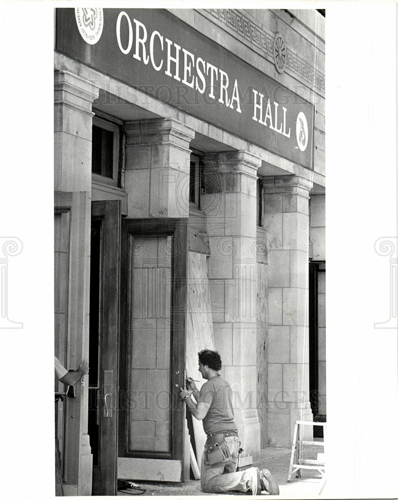 1985 Carpenter works on Orchestra Hall-Historic Images