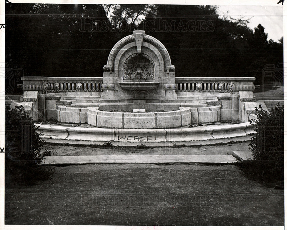 1947 Palmer Park Detroit Graffiti Fountain-Historic Images