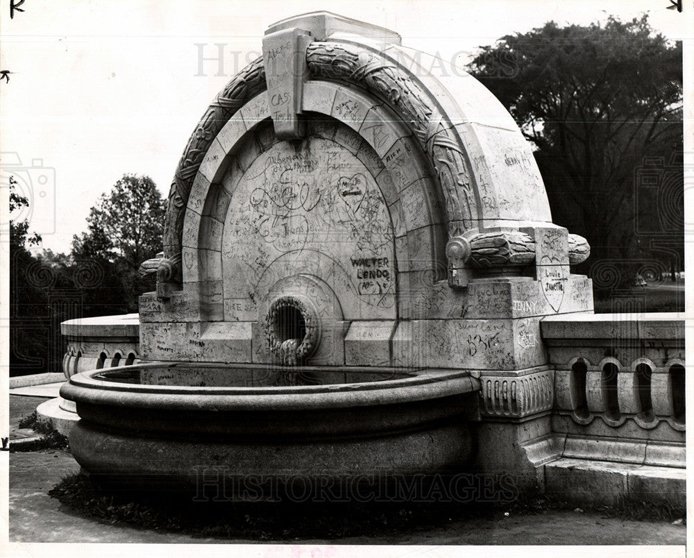 1947 Palmer Park Fountain Vandalism-Historic Images