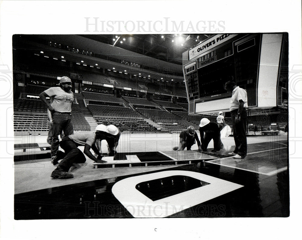 1988 PALACE EMPLOYES-Historic Images