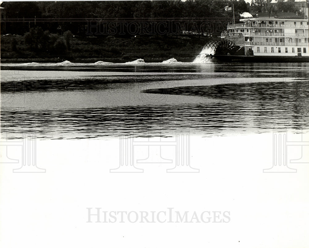 1970 paddle boat and paddle steamer-Historic Images