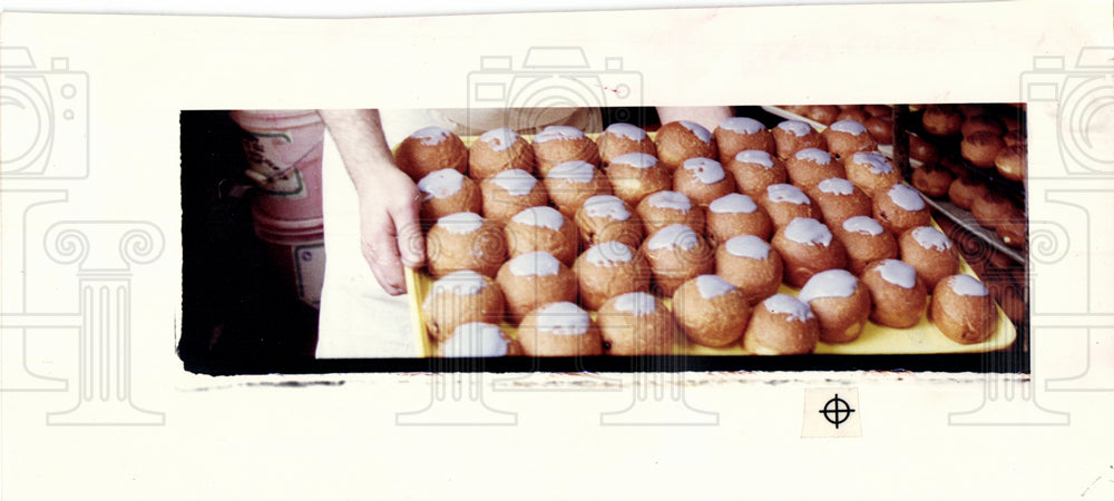 1991 Paczki doughnuts Pastry pleasures-Historic Images