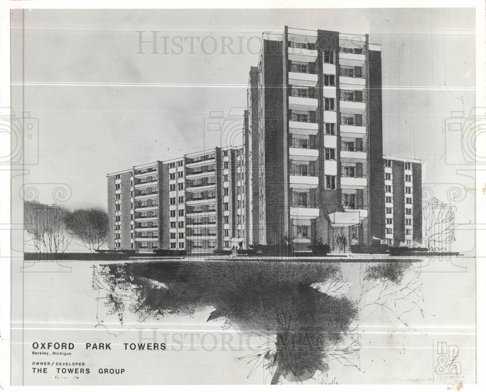 1975 OXFORD PARK TOWERS Group Berkley-Historic Images