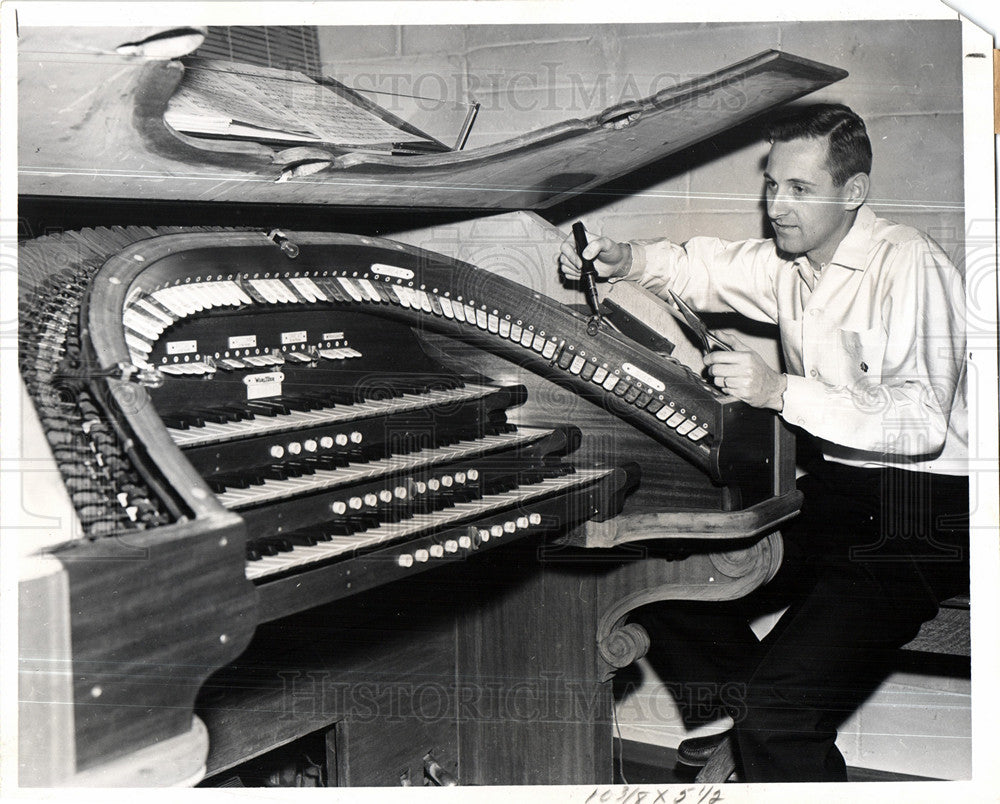 1961 Huge Pipe Organ-Historic Images