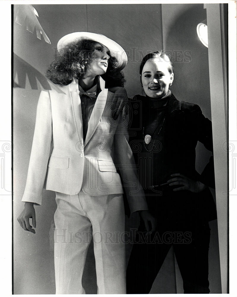 1981 Maureen McCabe-Historic Images