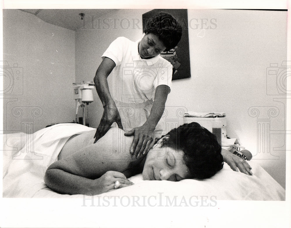 1988 Kitty Wagner Facial Salon Leslie Roland-Historic Images