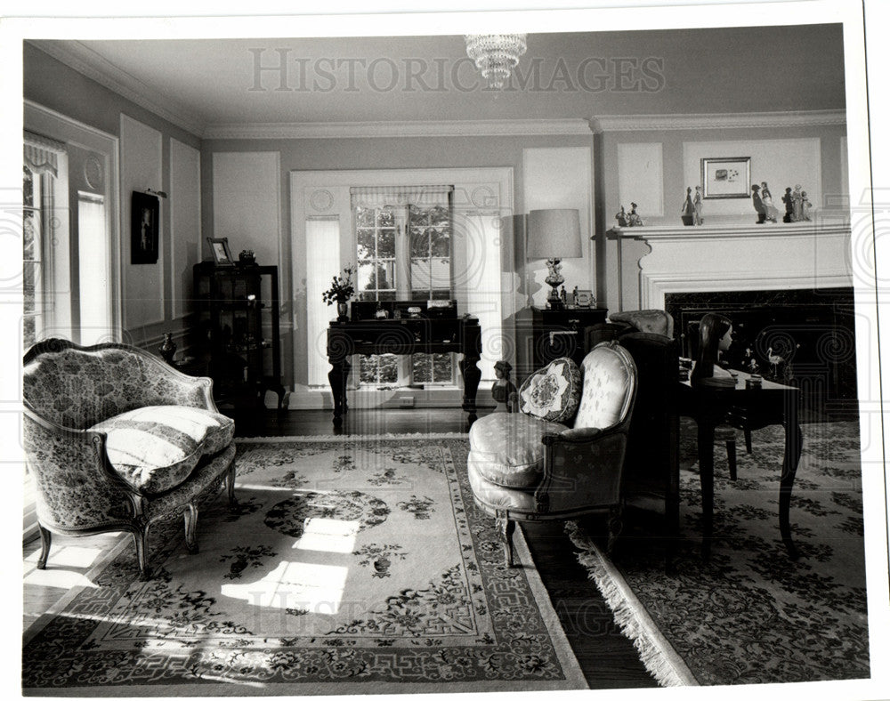 1987 Hensick Home Interior artifacts Europe-Historic Images