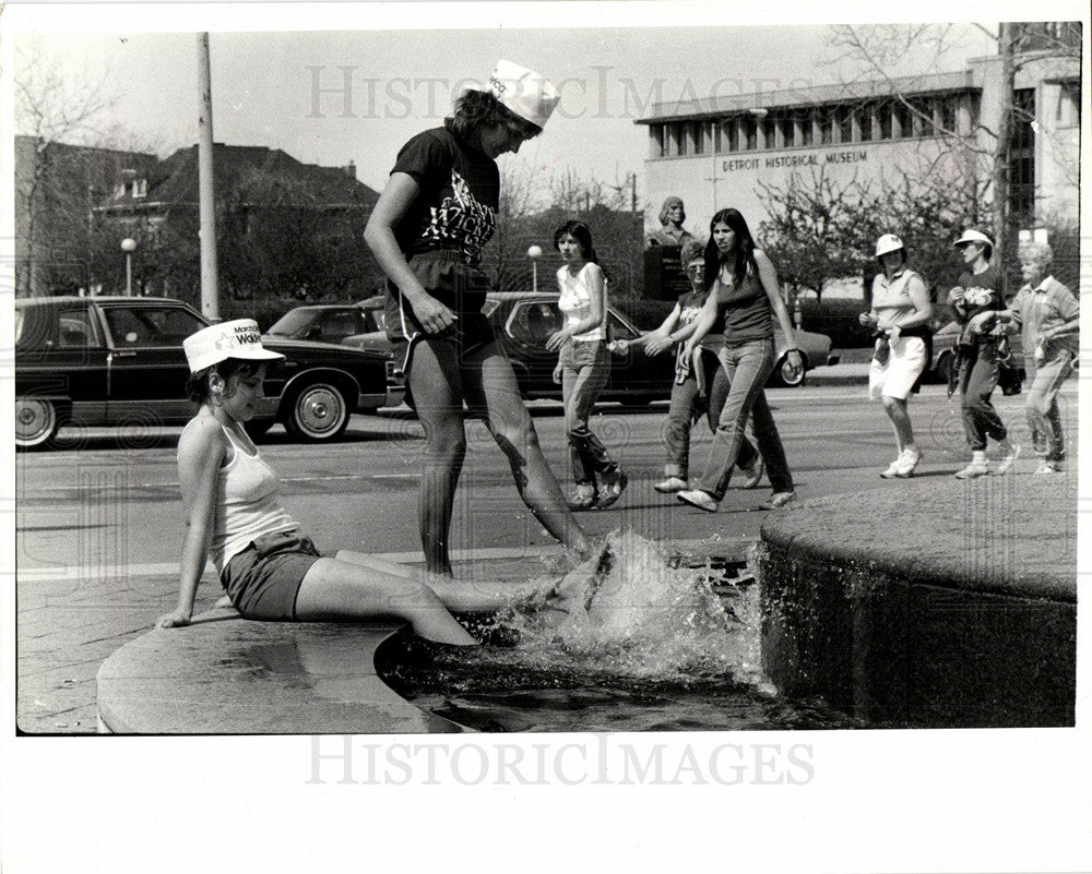 1984 franklin roosevelt charity health baby-Historic Images