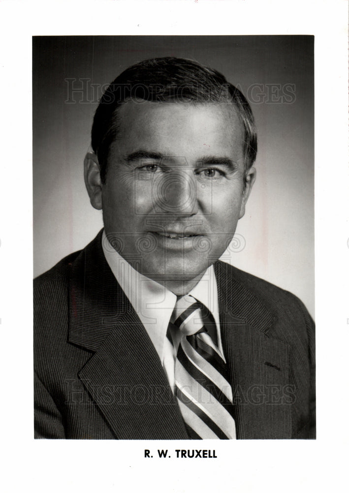 1981 Robert W. Truxell GM vice president-Historic Images