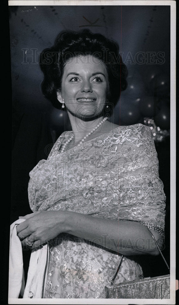 1965 Mrs. Oscar L. Olson silver gold gown-Historic Images