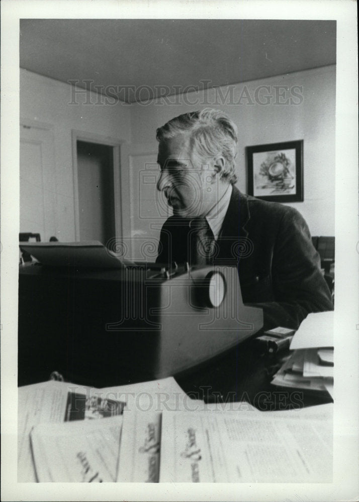 1979 Press Photo Milton Moseocurtz Columnist - Historic Images