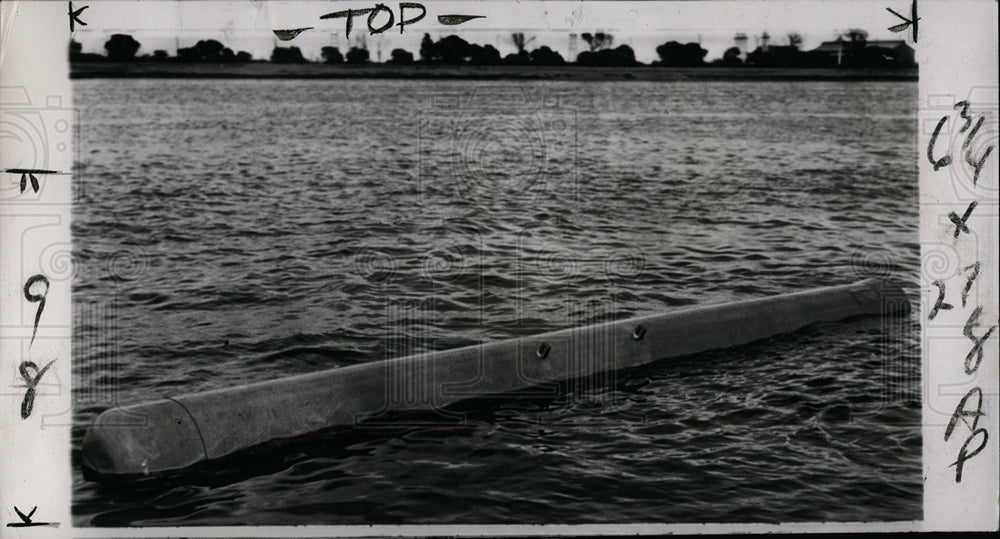 1951 Press Photo Liferaft watercraft ship ocean rescue - dfpd38239- Historic Images