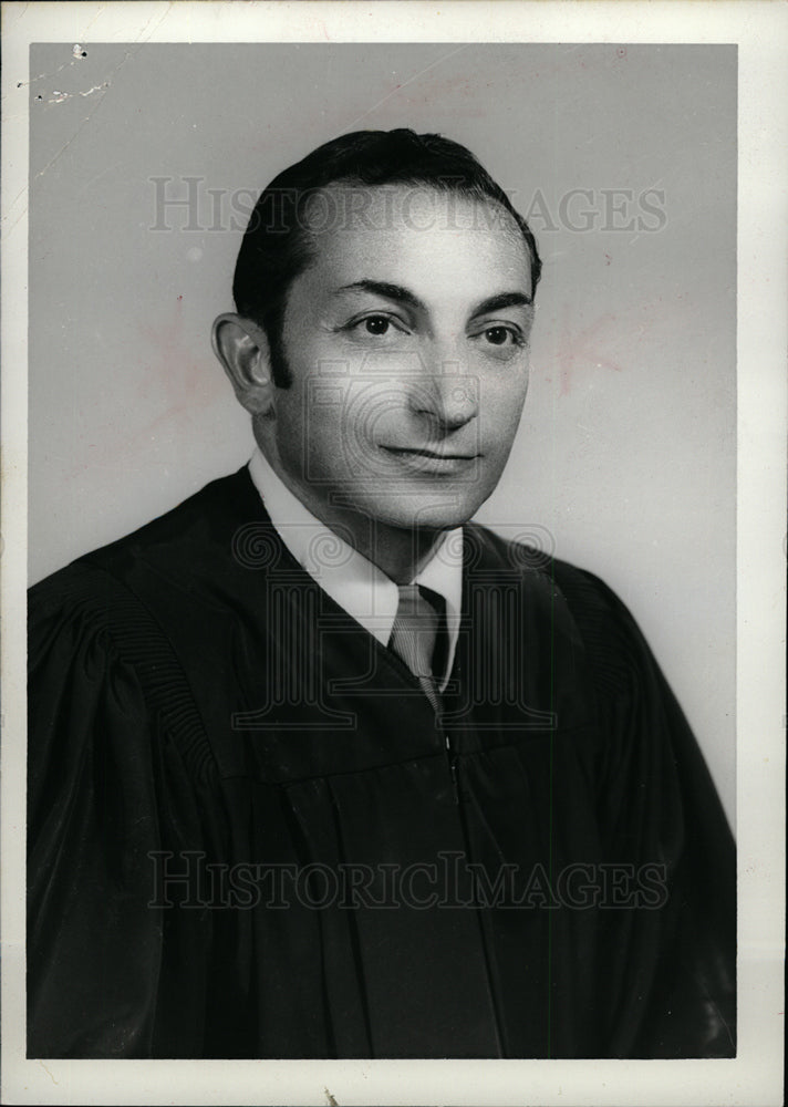 1980 Press Photo Lawrence Silverman Judge Detroit court - dfpd38895- Historic Images