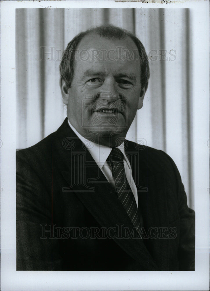 1989 Press Photo Gerry Briels President Loctife - dfpd41825- Historic Images