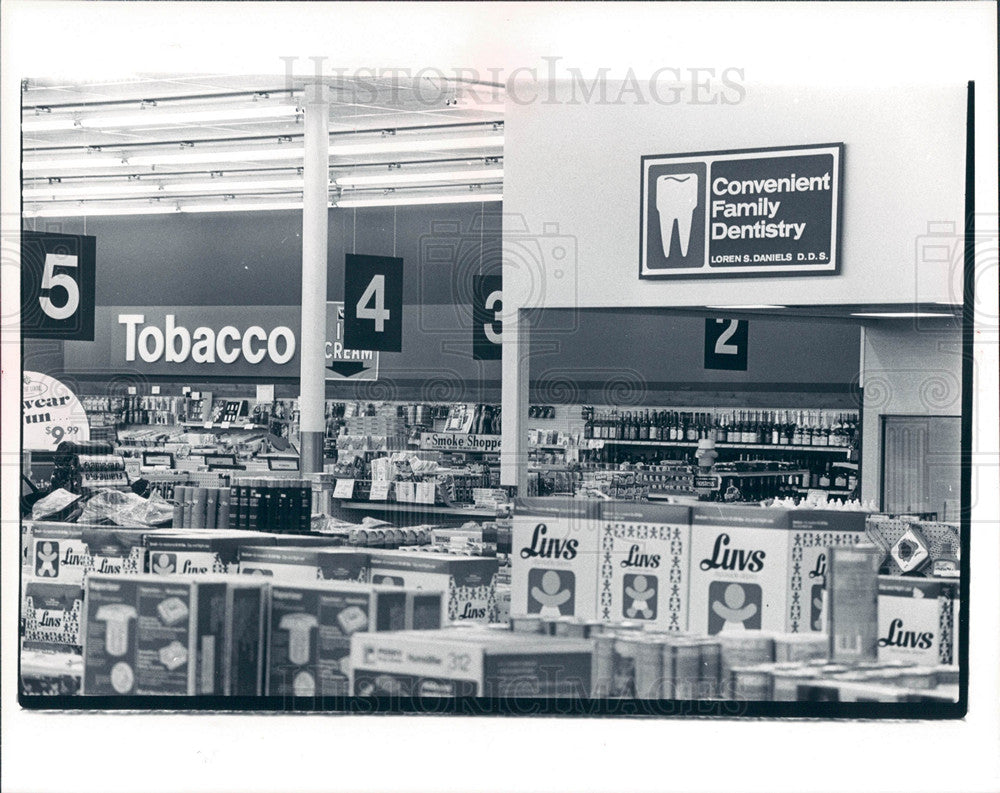 1982 Press Photo perry drug store ferndale - Historic Images