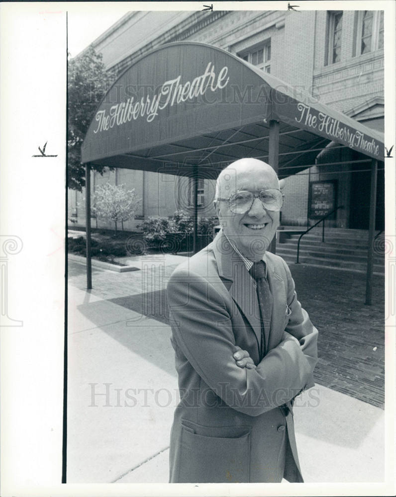 Press Photo DIRECTOR LEONARD LEONE - Historic Images