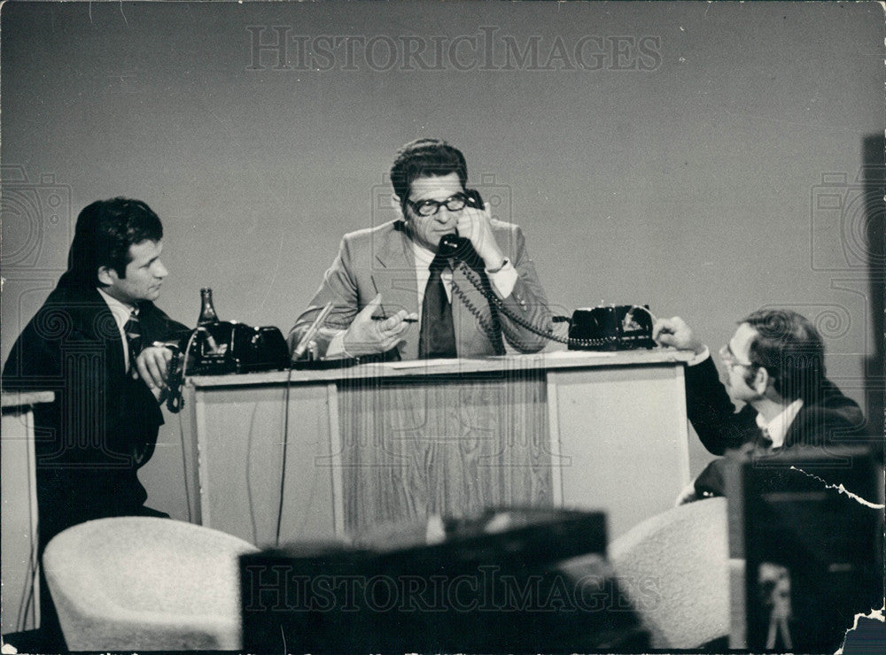 1981 Press Photo Laszlo Szabo Blue Light Crime Show - Historic Images