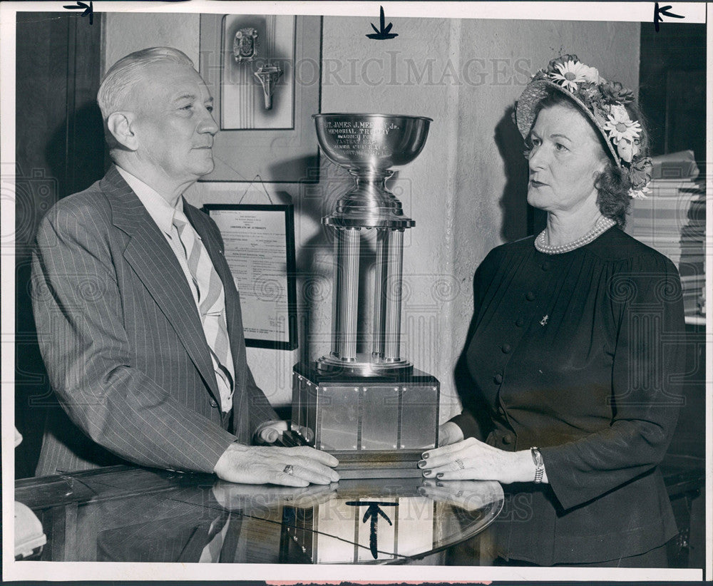 1947 Mr &amp; Mrs.James Meehan with silver cup-Historic Images