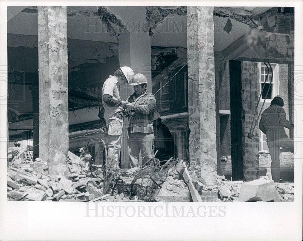 1977 St. Mary&#39;s Academy,blast,explosions-Historic Images