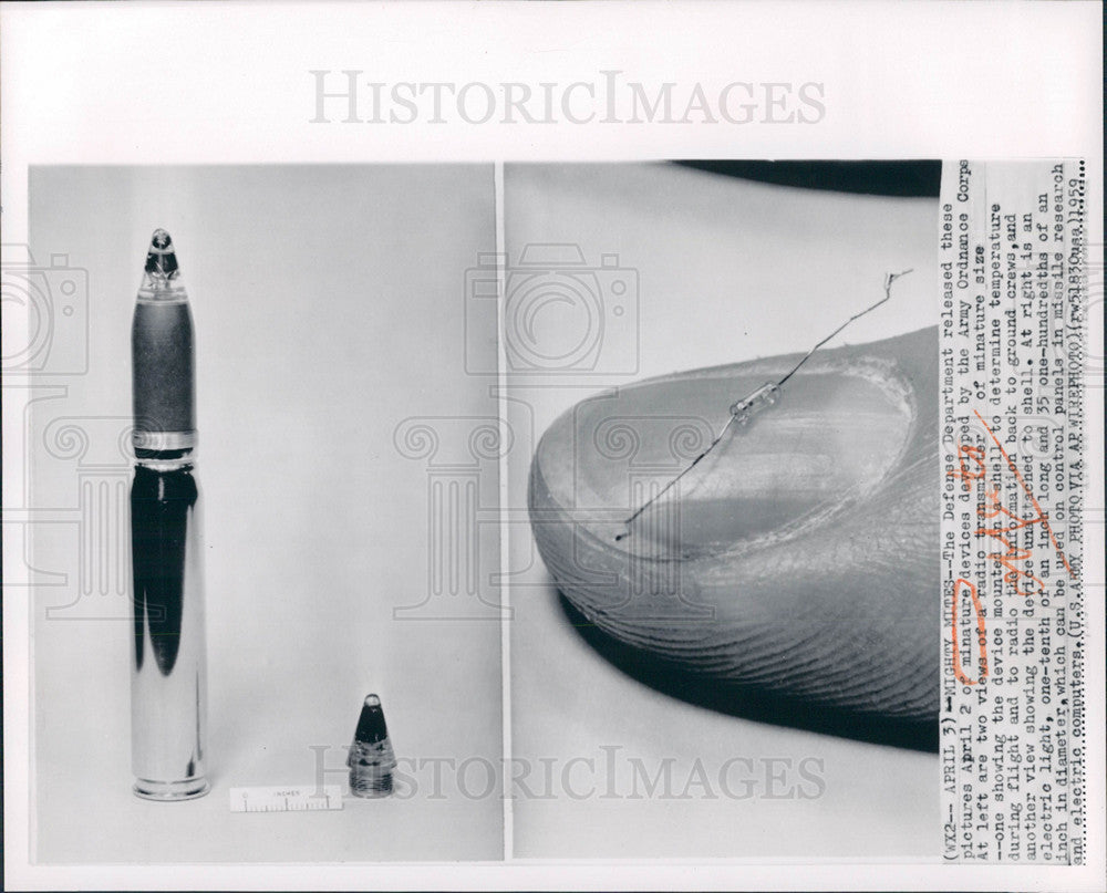 1959 Press Photo miniaturized radio transmitter light - Historic Images