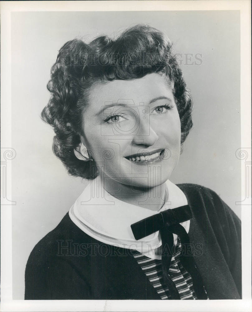 1955 Press Photo peg lynch  writer,tv actor,editor - Historic Images