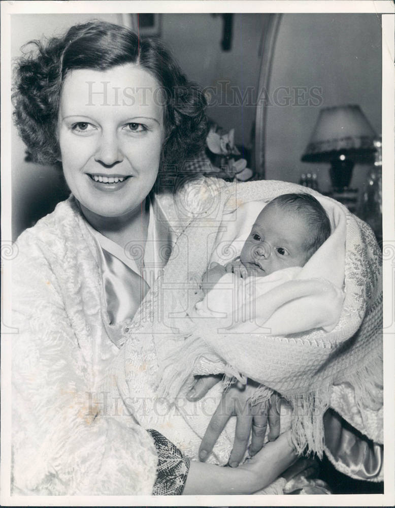 1935 : Alan Mowbray II as a baby - Historic Images