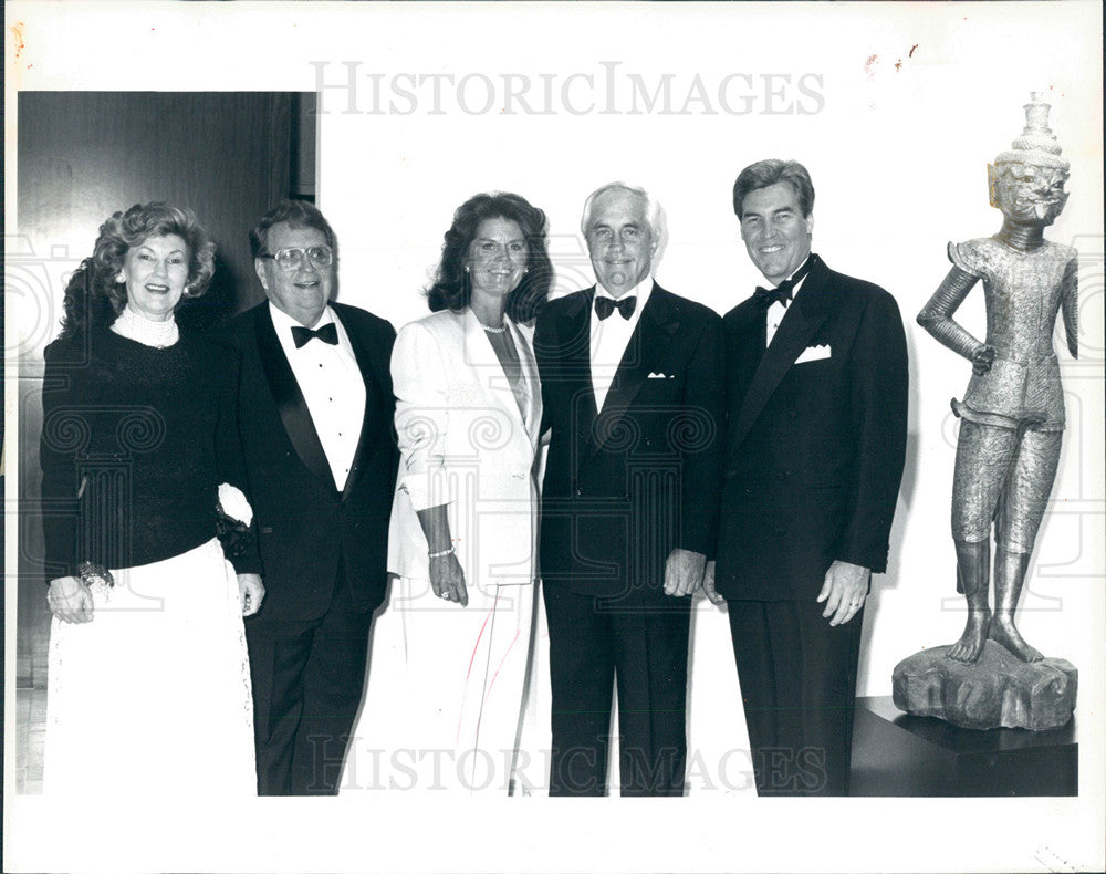 1992 Press Photo Terry J. Lundgren - Historic Images