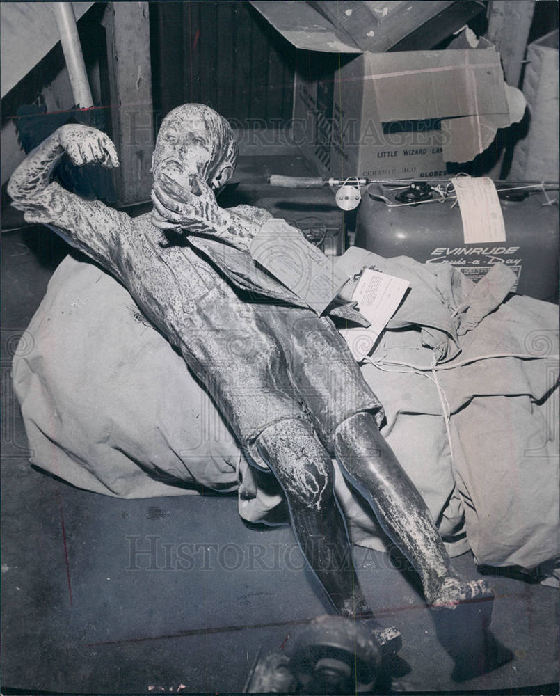 1966 Newspaper boy statue found-Historic Images