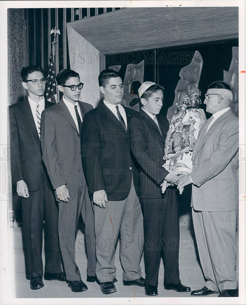 Press Photo Synagogue B&#39;nai Moshe Dedication Torah - Historic Images