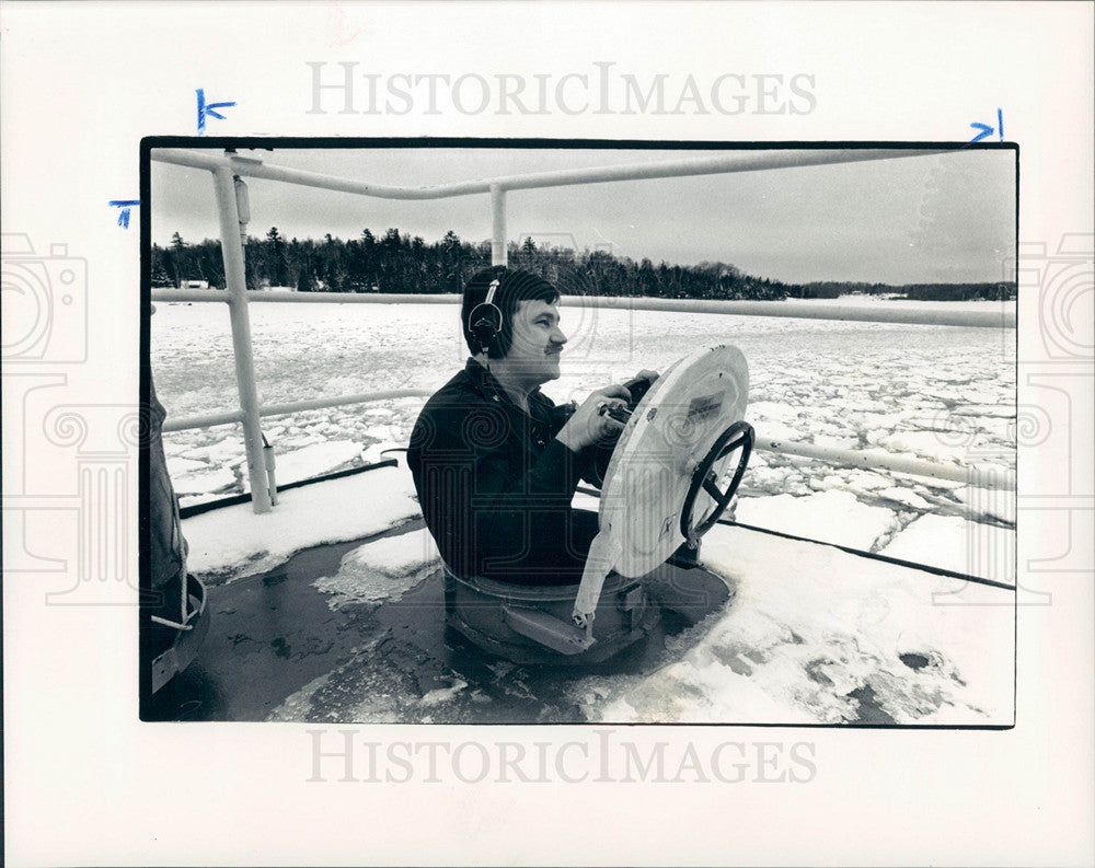 1989 Press Photo Coast-guard Cutter - Historic Images