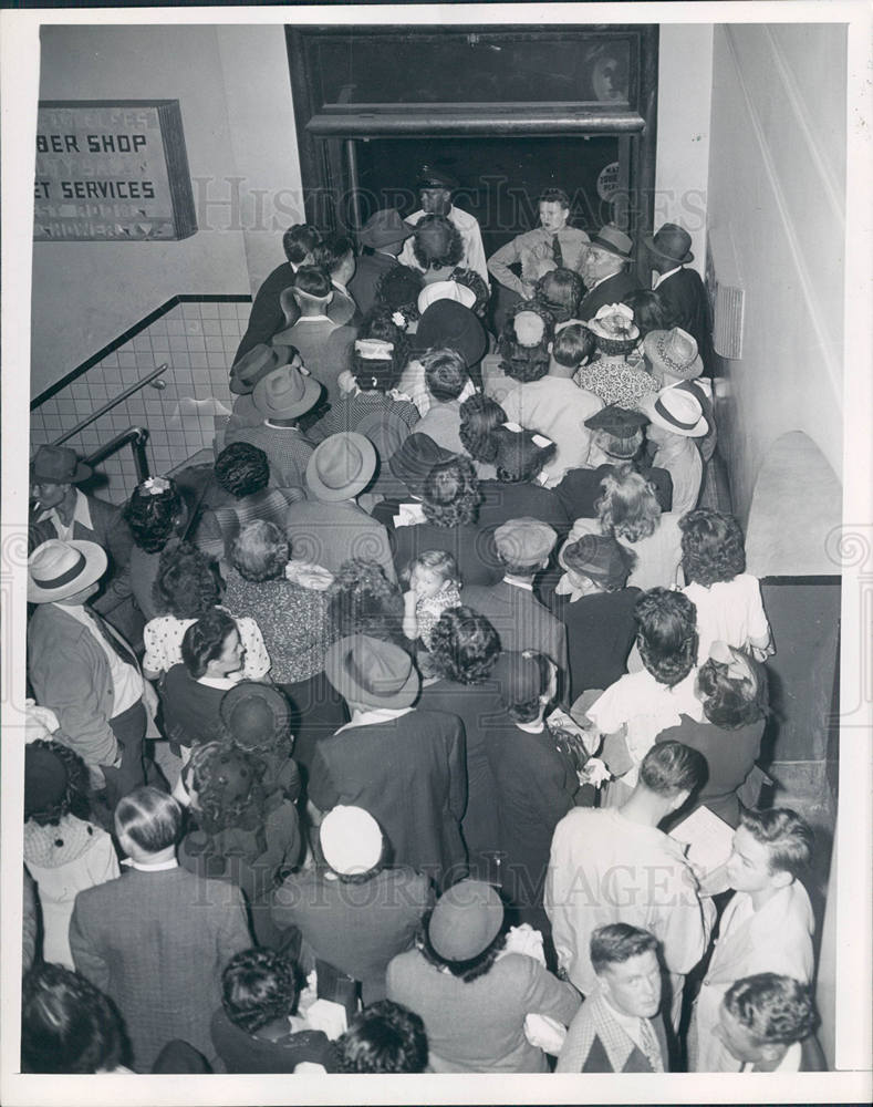 1944 Grey home bus station-Historic Images