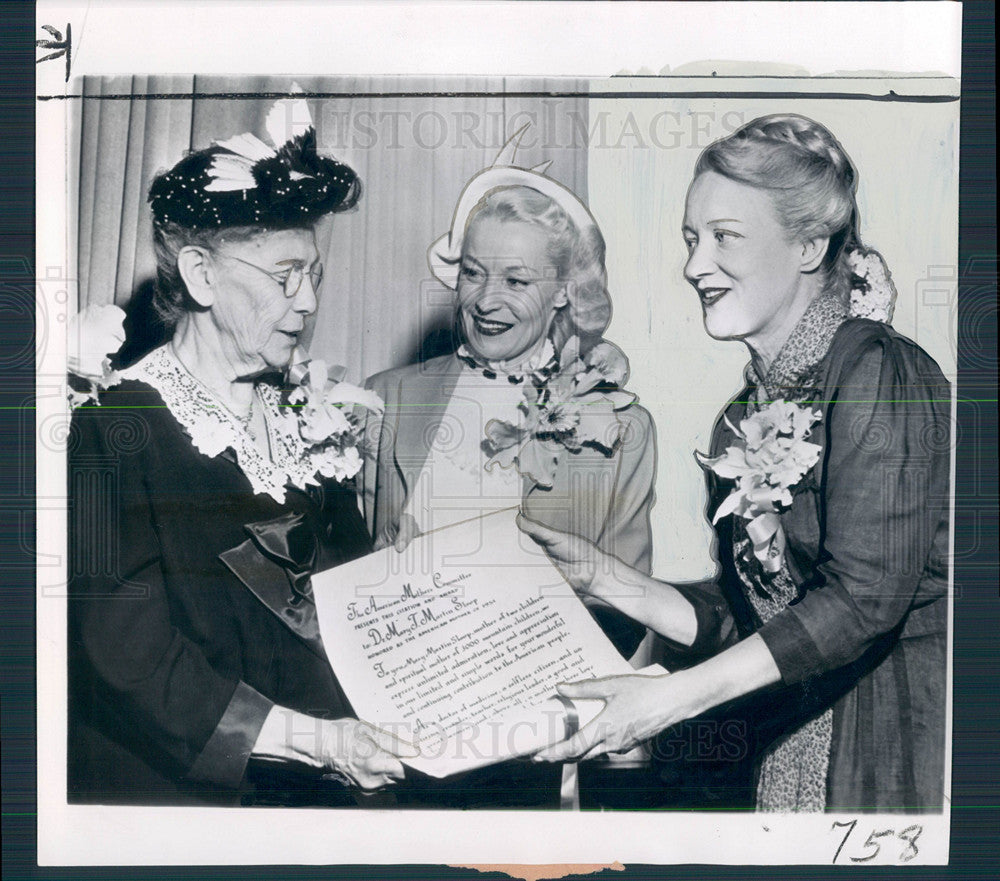 1951 Press Photo DR MARY T MARTN SLOOP - Historic Images