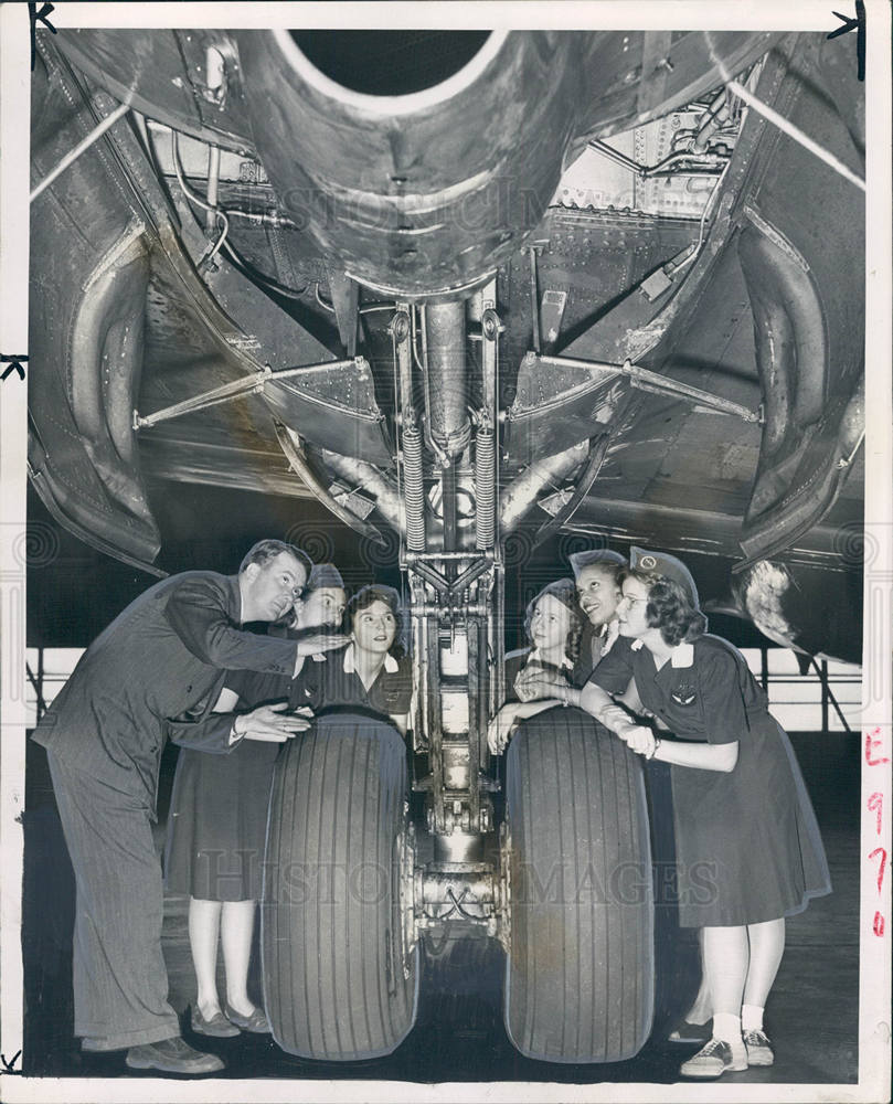 1947 Press Photo Wing Scout Girl aviation flying - Historic Images