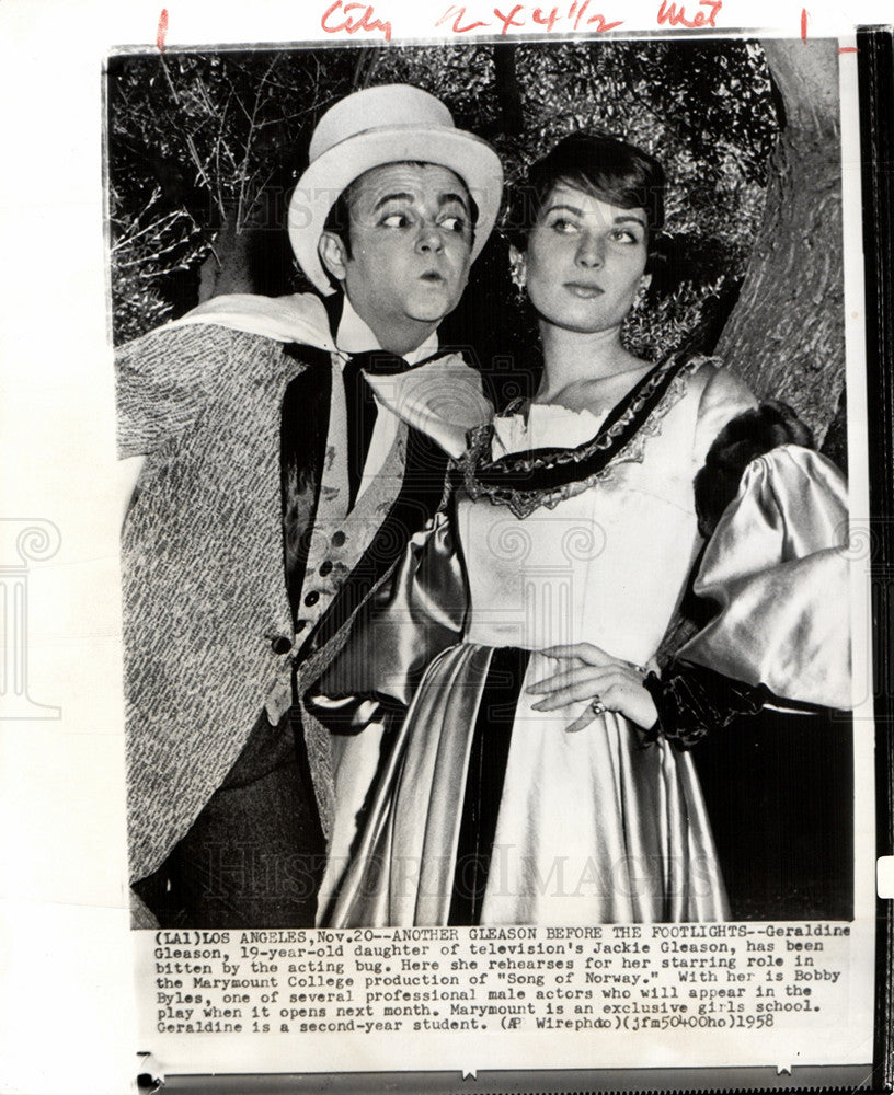 1958 Press Photo Jackie Gleason Actor - Historic Images