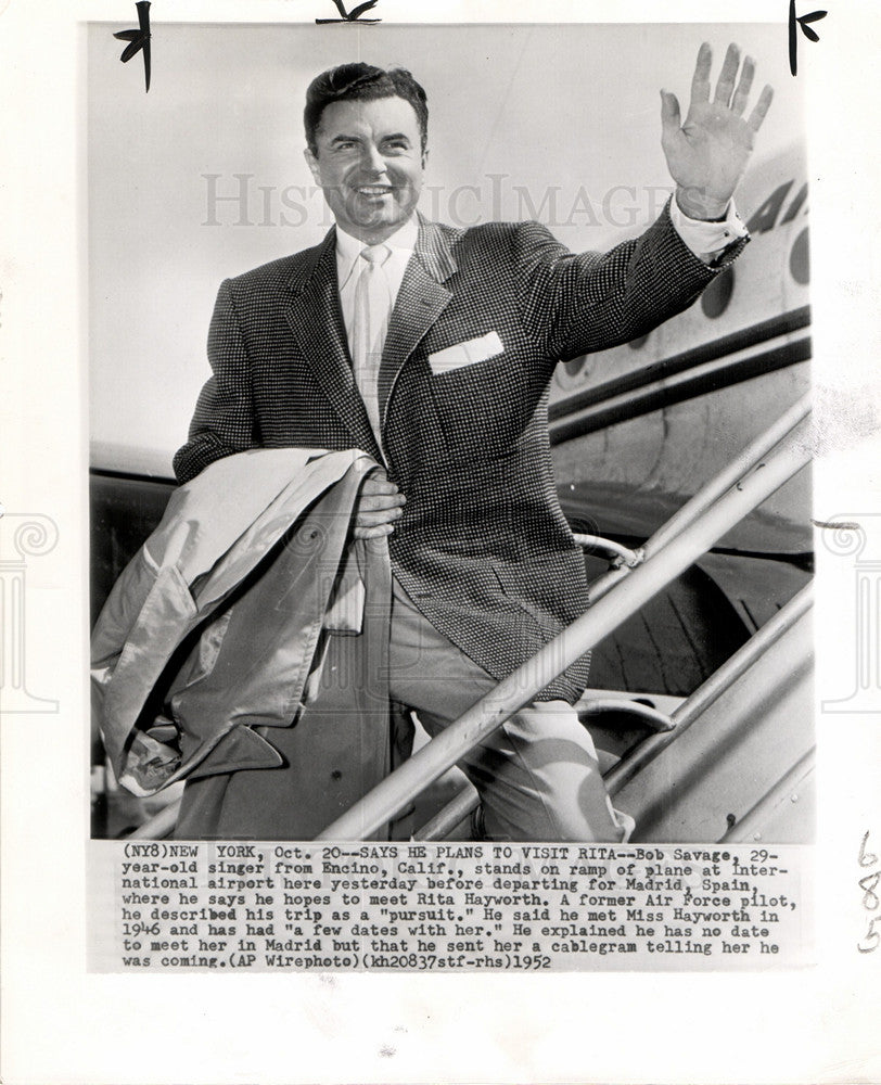 1952 Press Photo Bob Savage singer airplane ramp - Historic Images