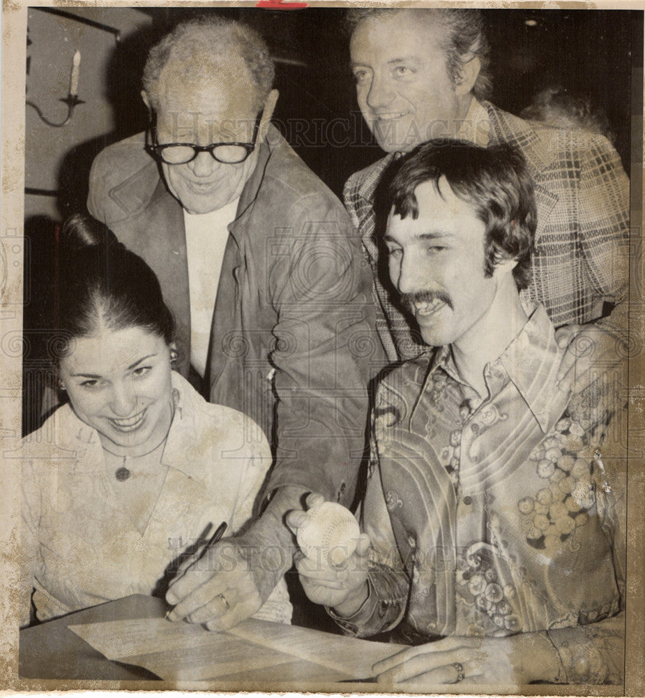 1976 Curt Ramstack baseball pitcher-Historic Images