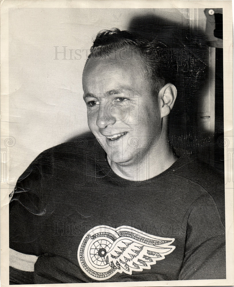 1948 Press Photo Hockey player Billy Taylor - Historic Images