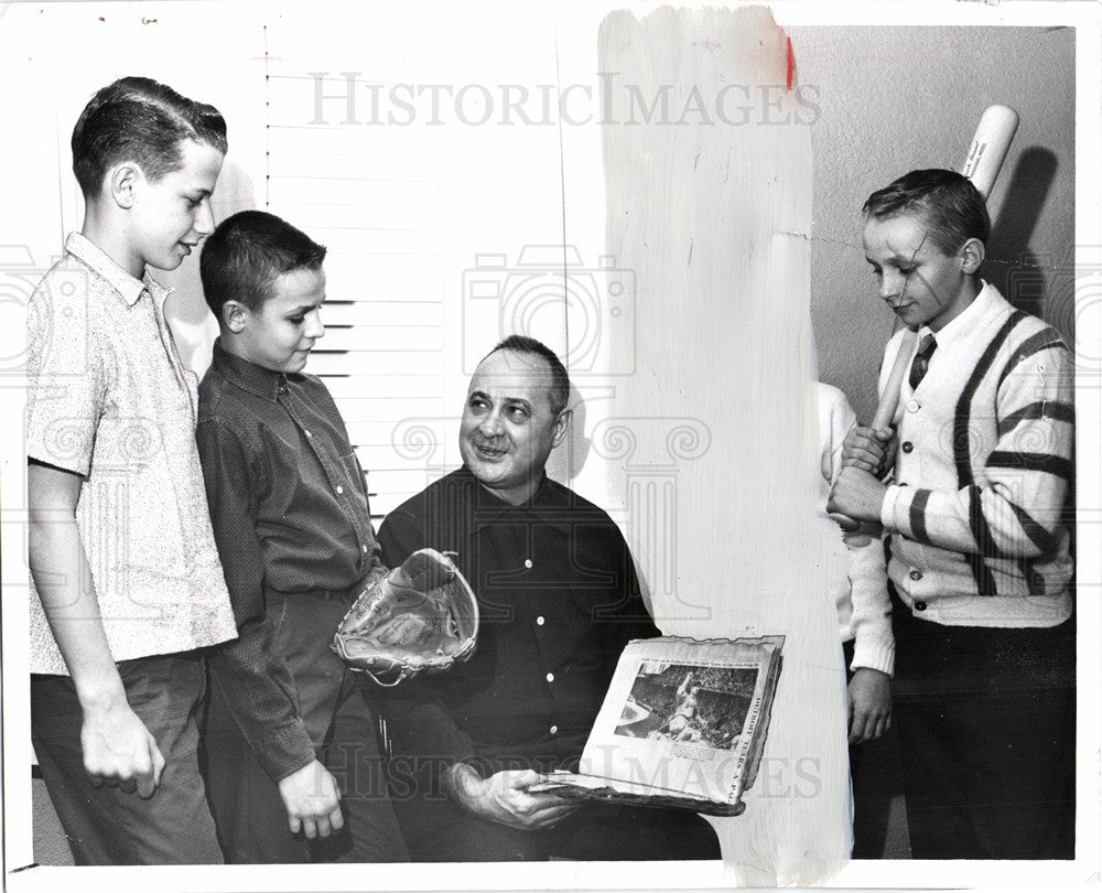 1963 Press Photo Herman Flea Clifton Bruce Adler Tigers - Historic Images